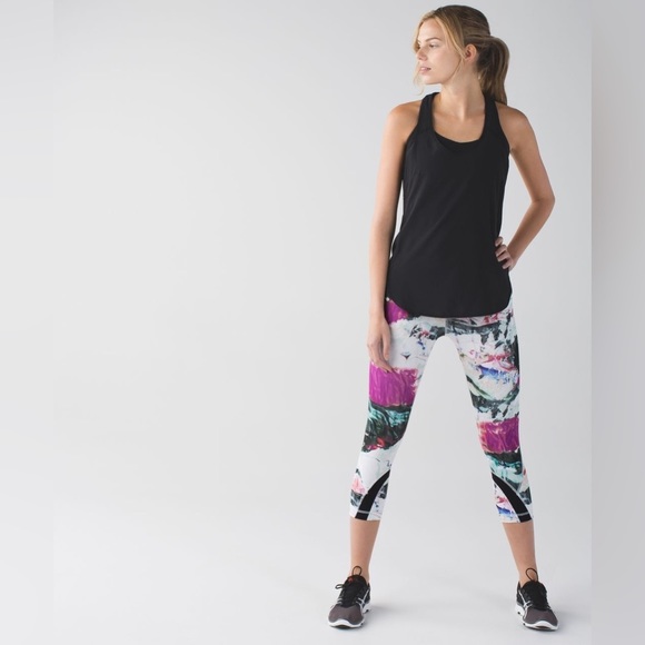 Lululemon Run: Inspire Crop II Leggings Size 6 US White Abstract Luxtreme Capris - Picture 4 of 15